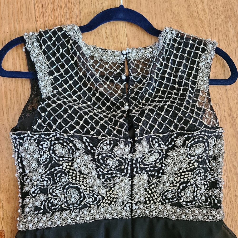 Gown - Picture 3 of 5